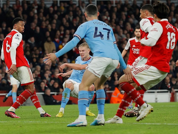 Manchester City pobjeđuje u sljedećoj utakmici i smanjuje bodovni zaostatak za Arsenalom